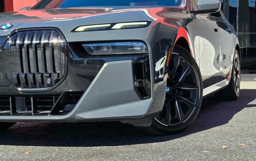 2023 BMW 740 i