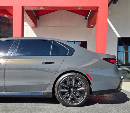 2023 BMW 740 i