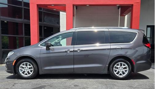 2021 Chrysler Pacifica Touring-L