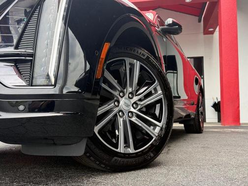 Stellar Black Metallic 2024 Cadillac LYRIQ Luxury