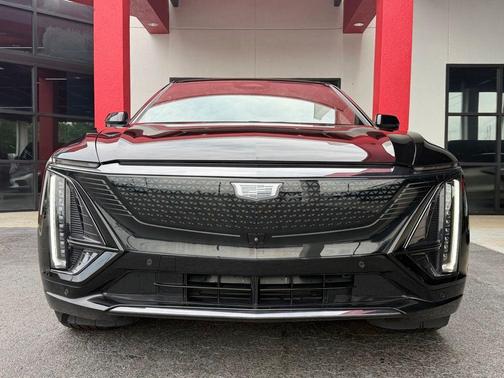 Stellar Black Metallic 2024 Cadillac LYRIQ Luxury