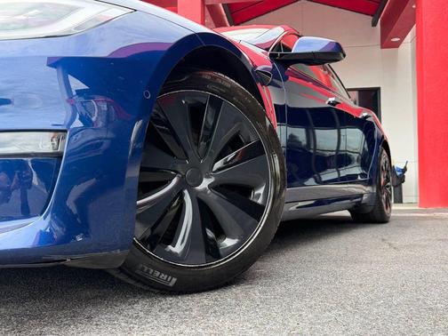 Blue 2022 Tesla Model S Base