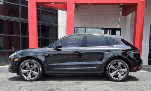 2023 Porsche Macan Base