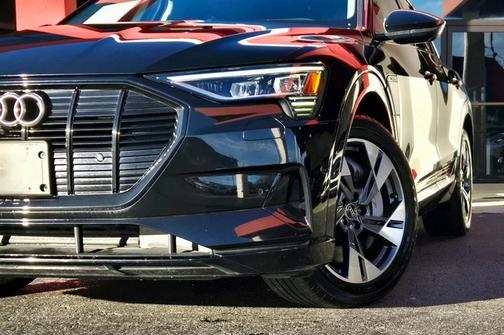 2021 Audi e-tron Premium