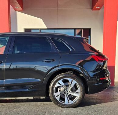 2021 Audi e-tron Premium