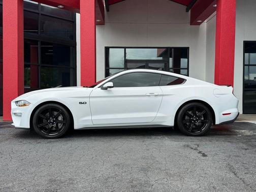 Oxford White 2020 Ford Mustang GT Premium