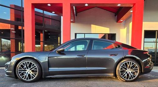2022 Porsche Taycan Base