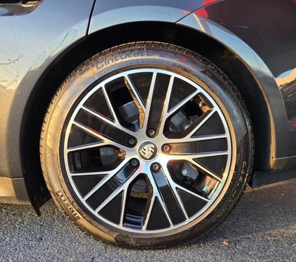 2022 Porsche Taycan Base