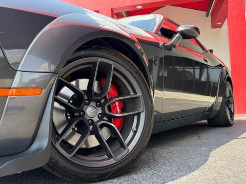 Granite Crystal Clearcoat Metallic 2019 Dodge Challenger SRT Hellcat