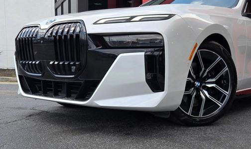 2023 BMW 740 i