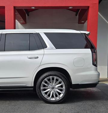 2022 Cadillac Escalade Premium Luxury