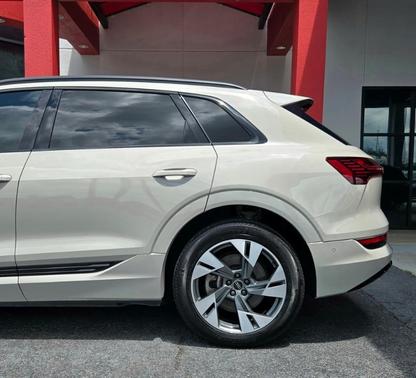 2021 Audi e-tron Premium