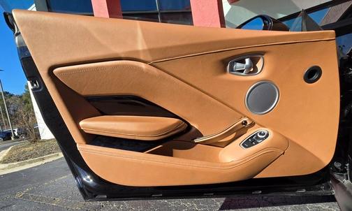 2020 Aston Martin Vantage Base