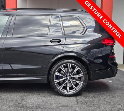 2022 BMW X7 M50i