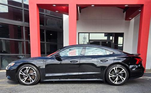 2022 Audi e-tron GT Premium Plus