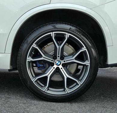 2020 BMW X5 M50i