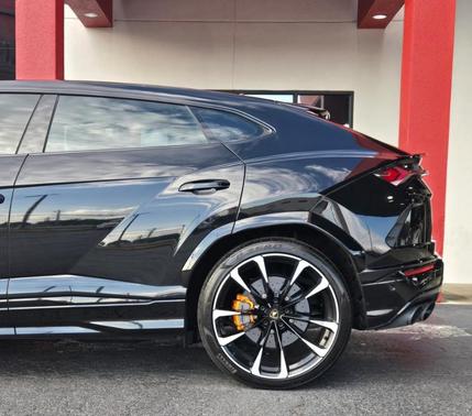 2021 Lamborghini Urus Base