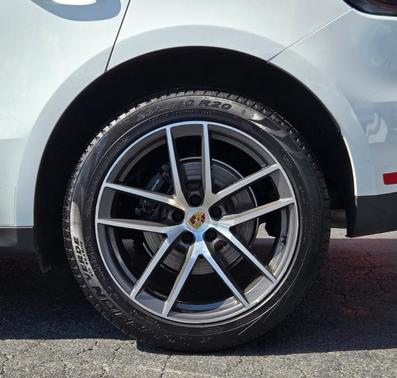 2022 Porsche Macan Base