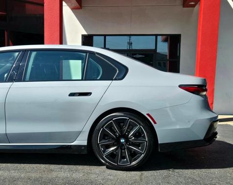 2024 BMW 760 760i xDrive