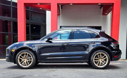 2022 Porsche Macan Base