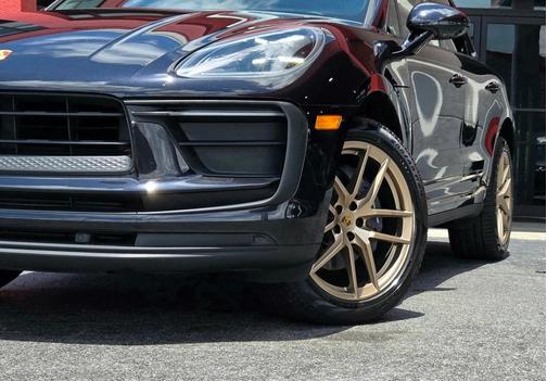 2022 Porsche Macan Base