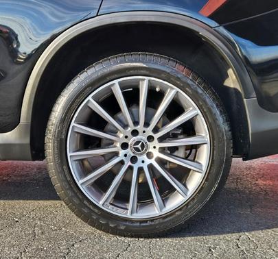 2021 Mercedes-Benz GLC 300 4MATIC Coupe