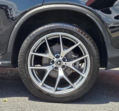 2023 Mercedes-Benz GLC 300 4MATIC Coupe