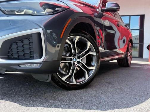 Arctic Gray Metallic 2021 BMW X6 sDrive40i