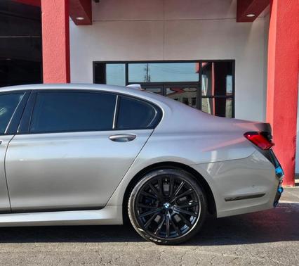 2020 BMW 740 i