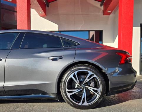 2023 Audi e-tron GT Premium Plus