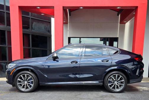 2022 BMW X6 M50i