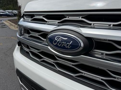 White Metallic 2022 Ford Expedition Platinum