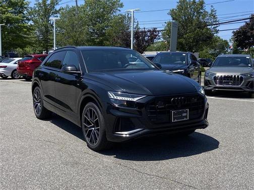 2023 Audi Q8 Premium Plus 55 TFSI quattro Tiptronic
