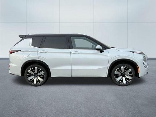 2026 Mitsubishi Outlander SEL