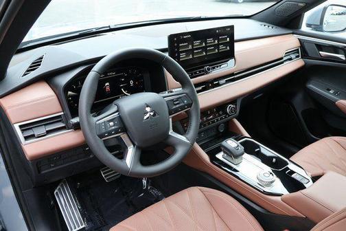 2025 Mitsubishi Outlander SEL