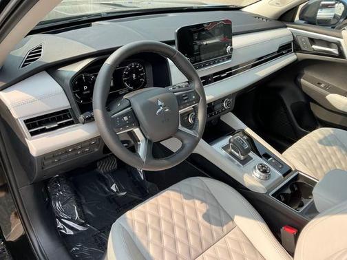 2025 Mitsubishi Outlander PHEV SEL Platinum Edition