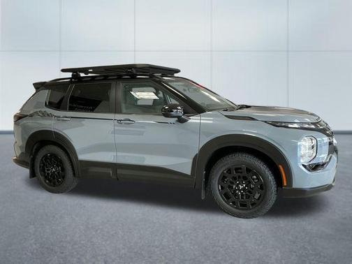 Moonstone 2026 Mitsubishi Outlander Trail Edition