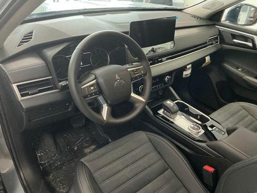 Moonstone 2026 Mitsubishi Outlander Trail Edition