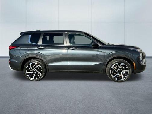 2025 Mitsubishi Outlander PHEV SE