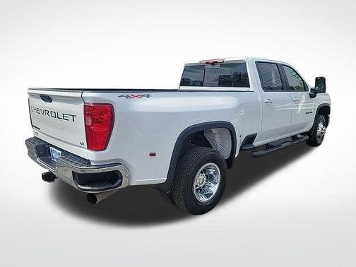 Summit White 2025 Chevrolet Silverado 3500 LT