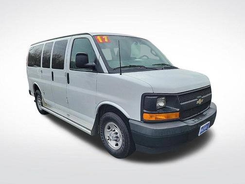 Summit White 2017 Chevrolet Express 2500 LS