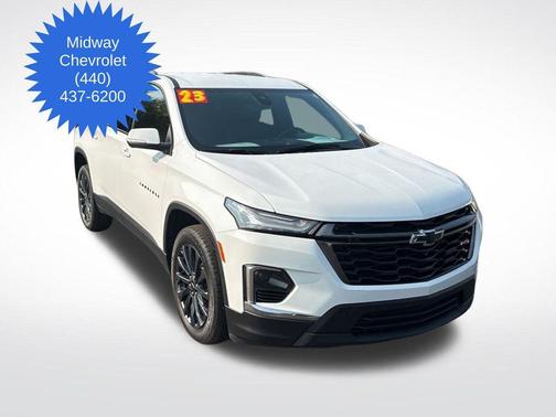 Summit White 2023 Chevrolet Traverse RS
