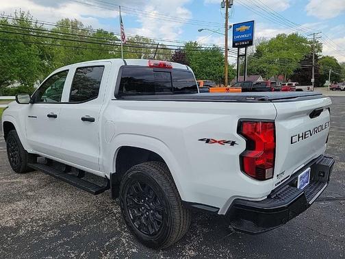 Summit White 2026 Chevrolet Colorado WT