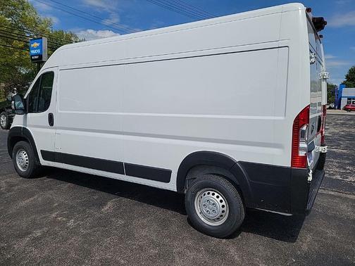 Bright White Clearcoat 2025 RAM ProMaster 2500 High Roof