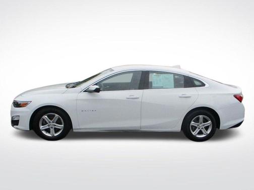 Summit White 2022 Chevrolet Malibu LT