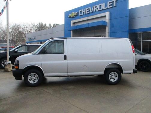 Silver Ice Metallic 2025 Chevrolet Express 3500 Work Van