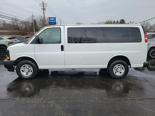 2017 Chevrolet Express 2500 LS