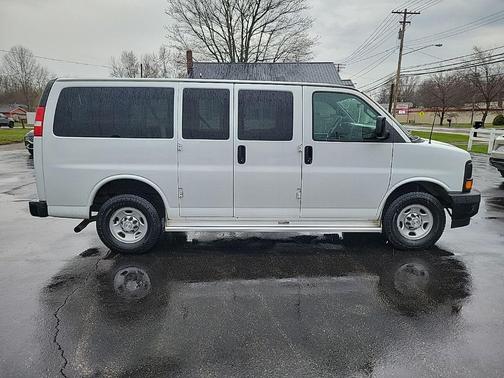 2017 Chevrolet Express 2500 LS