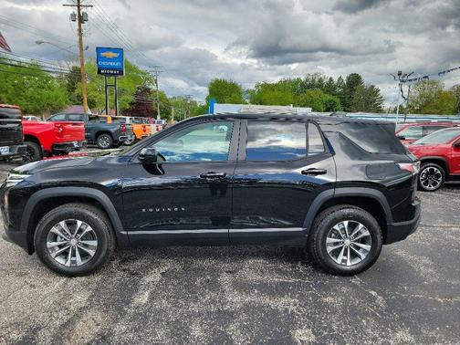 Mosaic Black Metallic 2026 Chevrolet Equinox LT