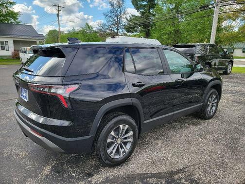 Mosaic Black Metallic 2026 Chevrolet Equinox LT